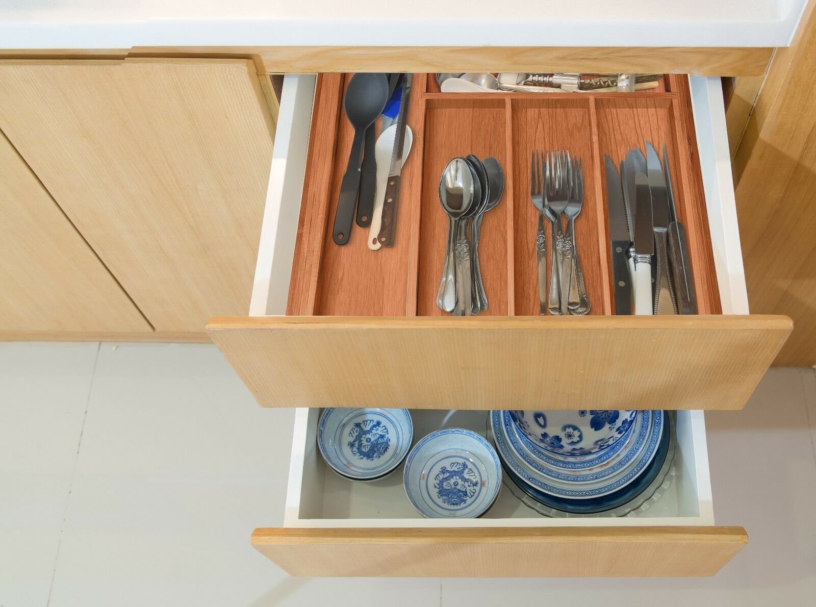 cutlery-tray-need-to-know-the-best-5-items-for-your-kitchen